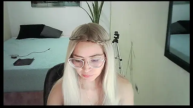 JuliaMack online show from November 2025 09:59:01 PM