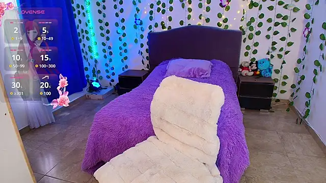 Snapshot of hazel_lee_ross chatting on December 2024 02:57:01 PM hazel lee ross online show from December 2024 02:57:01 PM