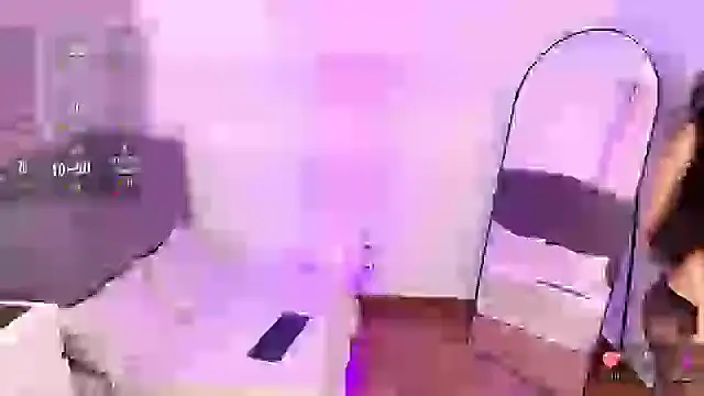 Snapshot of hazel_lee_ross chatting on September 2025 06:29:02 PM hazel lee ross online show from September 2025 06:29:02 PM