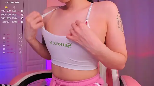 FreyaRaya online show from December 2024 04:39:02 PM