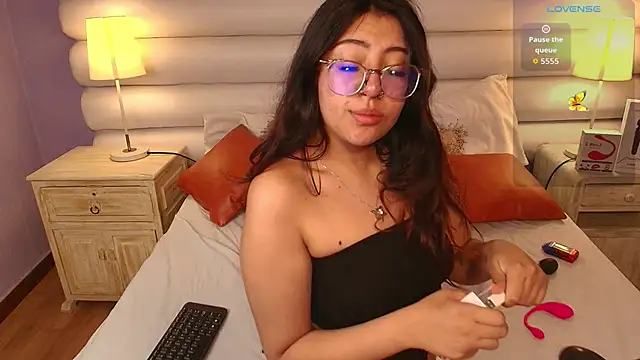 Snapshot of milan_sweet chatting on September 2025 11:29:02 PM milan sweet online show from September 2025 11:29:02 PM