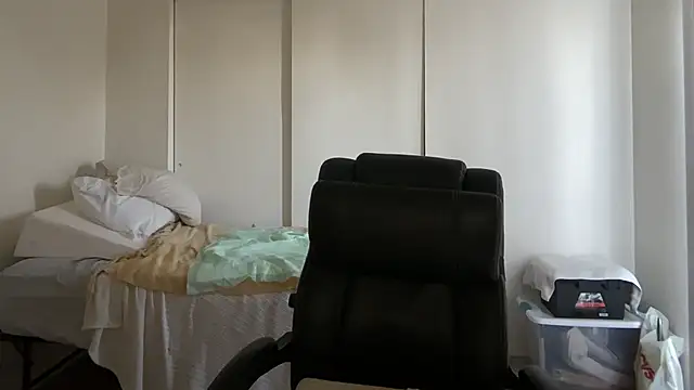 Snapshot of Drummajor chatting on December 2024 10:45:02 PM Drummajor online show from December 2024 10:45:02 PM