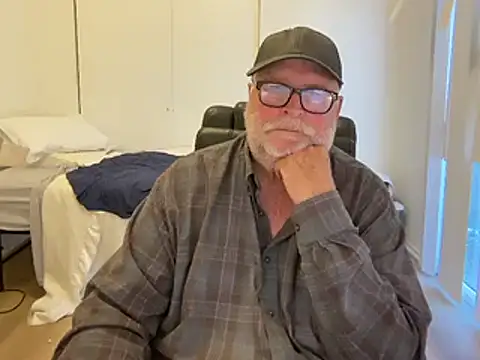 Snapshot of Drummajor chatting on March 2025 10:33:01 PM Drummajor online show from March 2025 10:33:01 PM