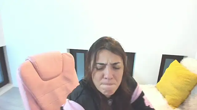 Snapshot of Dyana_Kaylinn chatting on November 2025 05:29:01 AM Dyana Kaylinn online show from November 2025 05:29:01 AM