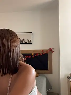 Susi bell online show from February 2025 08:45:02 PM