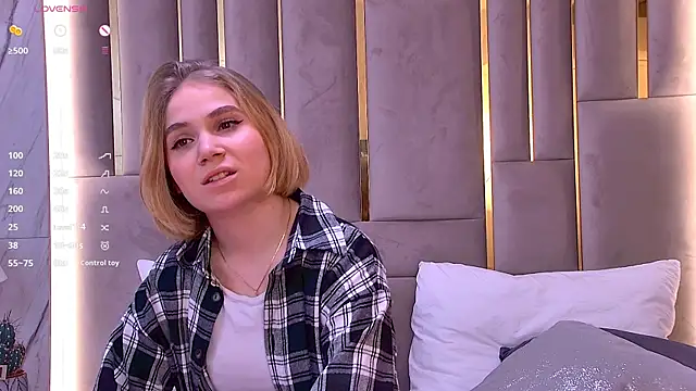 EllenaGreen online show from January 2025 07:14:02 PM