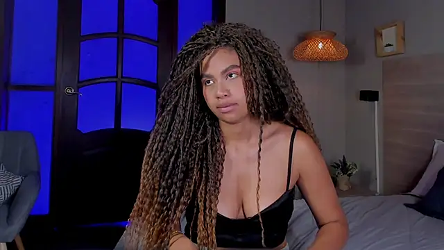 nayah   online show from November 2025 07:58:01 PM