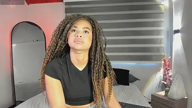 nayah   online show from November 2025 07:51:02 PM