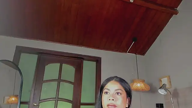 nayah   online show from December 2025 07:42:02 PM