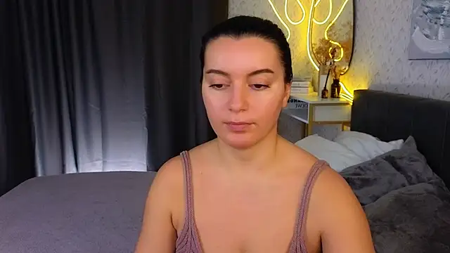 Snapshot of YourSweetDream_ chatting on February 2025 08:32:02 AM YourSweetDream online show from February 2025 08:32:02 AM