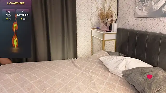 Snapshot of YourSweetDream_ chatting on September 2025 07:43:01 AM YourSweetDream online show from September 2025 07:43:01 AM