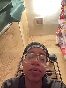 MommyConfident online show from January 2025 10:49:02 PM