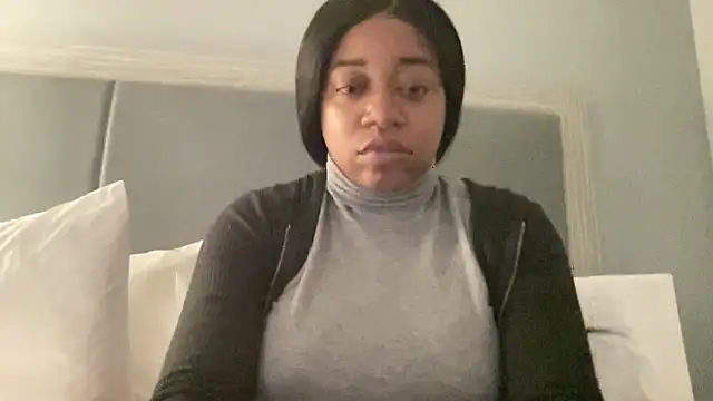 MommyConfident online show from October 2025 12:22:02 AM