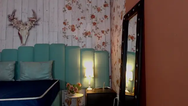 Alison Simmons online show from December 2024 09:19:02 PM