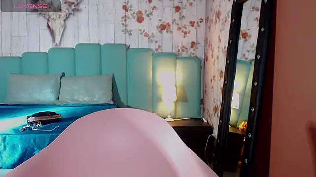 Alison Simmons online show from January 2025 02:56:02 PM