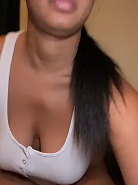 Snapshot of VanessaBling chatting on May 2026 12:38:01 AM VanessaBling online show from May 2026 12:38:01 AM