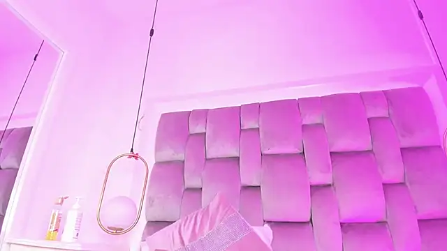 PamelaMendez  online show from February 2025 12:13:02 PM