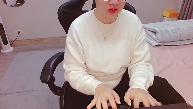 Alisa Hotfeeling online show from February 2025 02:01:02 AM