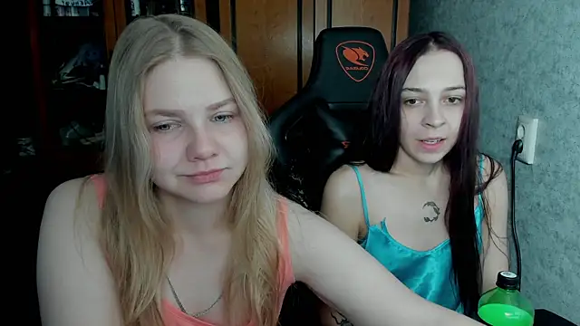 Snapshot of Rachel_Sharp chatting on October 2025 04:40:01 AM Rachel Sharp online show from October 2025 04:40:01 AM