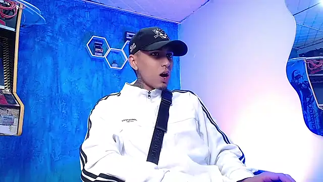 Liam lee online show from December 2024 12:22:02 PM