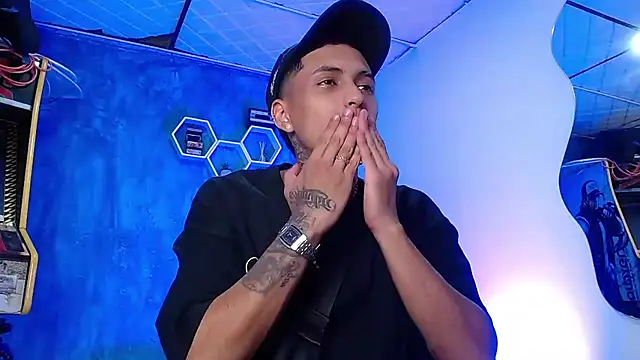 Liam lee online show from January 2025 04:13:01 PM