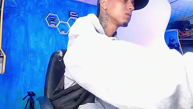 Liam lee online show from January 2025 01:03:01 PM