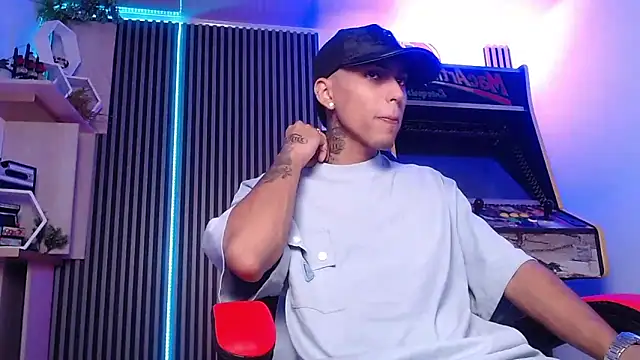 Liam lee online show from March 2025 01:24:02 PM