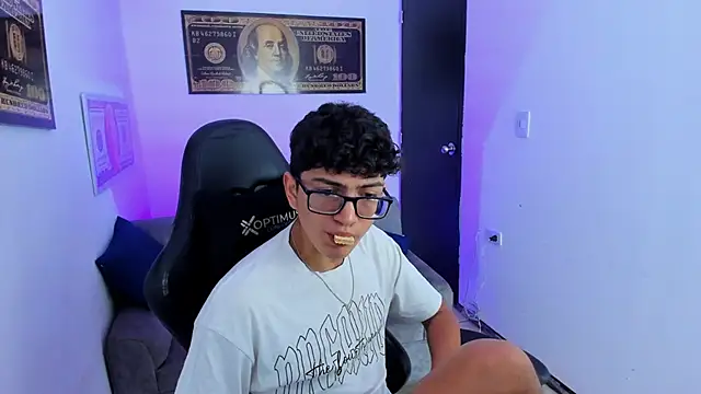 TylerWhite  online show from March 2025 02:46:01 AM