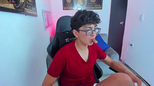 TylerWhite  online show from March 2025 02:47:01 AM