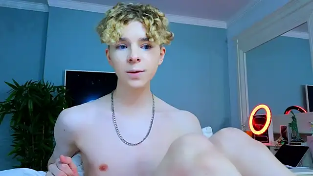 Snapshot of Kudi_Minnt chatting on January 2025 09:57:02 PM Kudi Minnt online show from January 2025 09:57:02 PM