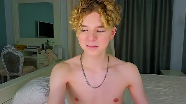 Snapshot of Kudi_Minnt chatting on January 2025 06:37:02 PM Kudi Minnt online show from January 2025 06:37:02 PM