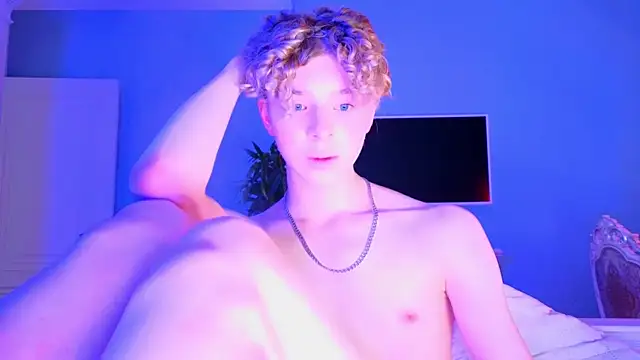 Snapshot of Kudi_Minnt chatting on February 2025 01:30:01 PM Kudi Minnt online show from February 2025 01:30:01 PM