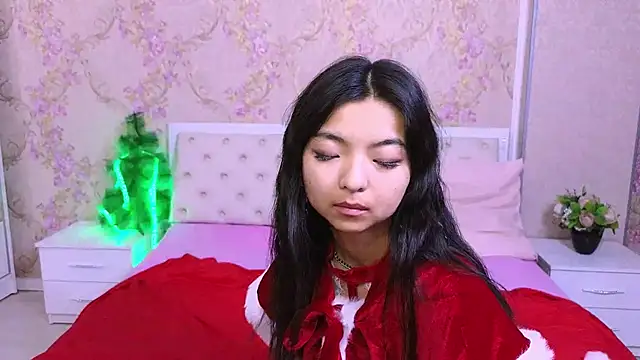 Shy Kira online show from December 2024 06:53:02 PM