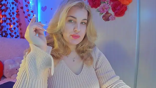 CoraSwon online show from February 2025 06:38:01 PM