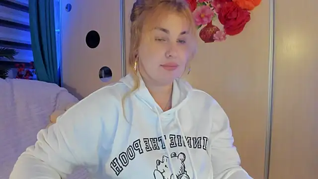 CoraSwon online show from October 2025 11:39:02 PM