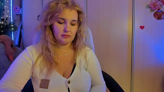 Snapshot of CoraSwon chatting on February 2026 05:33:01 PM CoraSwon online show from February 2026 05:33:01 PM