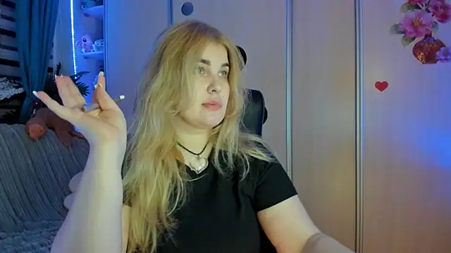 Snapshot of CoraSwon chatting on February 2026 06:36:02 PM CoraSwon online show from February 2026 06:36:02 PM