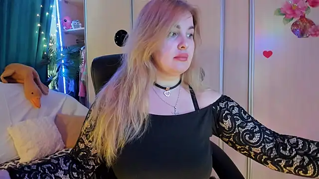 Snapshot of CoraSwon chatting on February 2026 06:55:02 AM CoraSwon online show from February 2026 06:55:02 AM