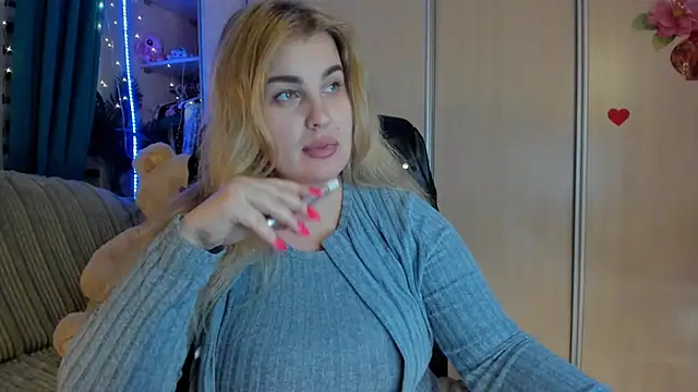 Snapshot of CoraSwon chatting on March 2026 05:52:02 PM CoraSwon online show from March 2026 05:52:02 PM