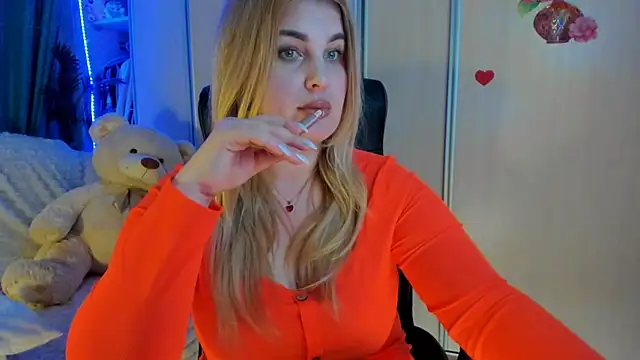 CoraSwon online show from April 2026 05:39:01 PM