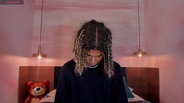 Maxim-Walker online show from February 2025 03:04:01 AM