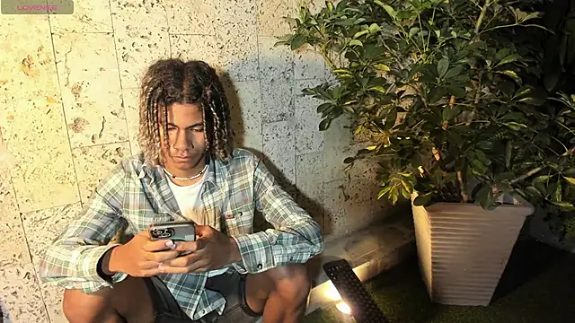 Maxim-Walker online show from March 2025 03:17:01 AM