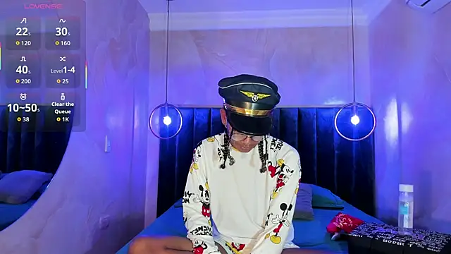 Maxim-Walker online show from October 2025 03:18:02 AM