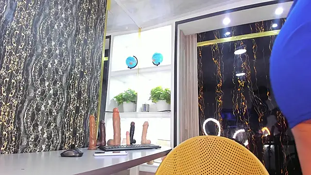 Snapshot of AmberNix chatting on February 2025 01:44:01 PM AmberNix online show from February 2025 01:44:01 PM