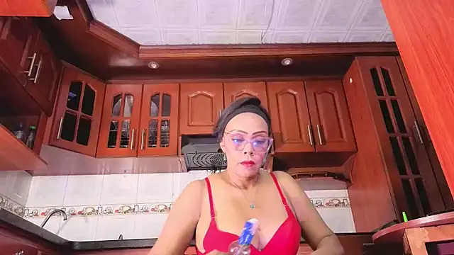 Snapshot of AmberNix chatting on April 2026 01:39:02 PM AmberNix online show from April 2026 01:39:02 PM