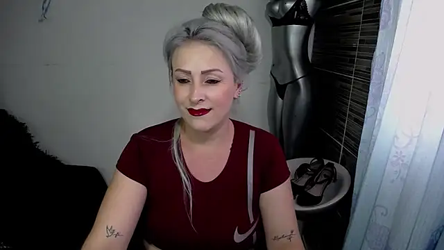Snapshot of Emma_Rizzoo chatting on May 2026 07:55:02 PM Emma Rizzoo online show from May 2026 07:55:02 PM