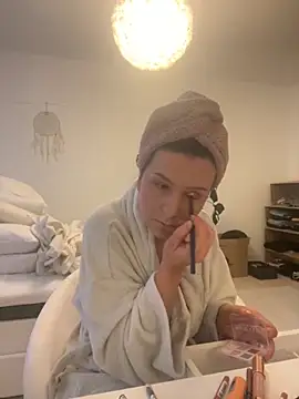 Off  Melonenmandy online show from October 2025 05:29:02 AM