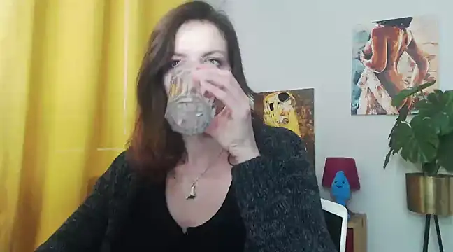 juicyNadine online show from January 2025 12:39:01 PM