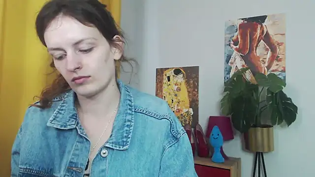 juicyNadine online show from September 2025 04:45:02 AM