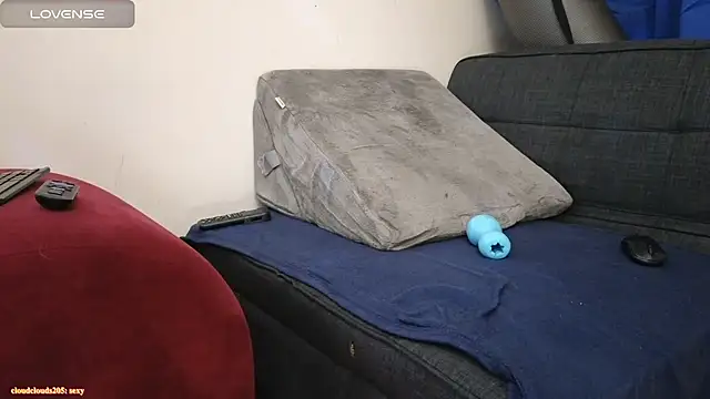 pantslesstraveler plt online show from March 2025 12:35:02 PM